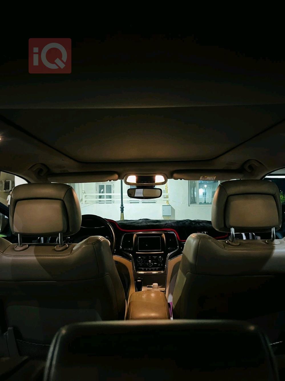 جیپ گراند شیرۆکی